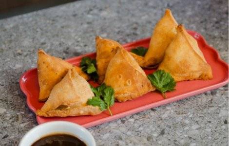 Samosa – indické plnené taštičky Shreya Kadama